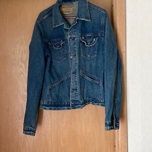 Hollister Men’s (or woman’s)Jean Jacket. Size L. Distressed. Great condition.